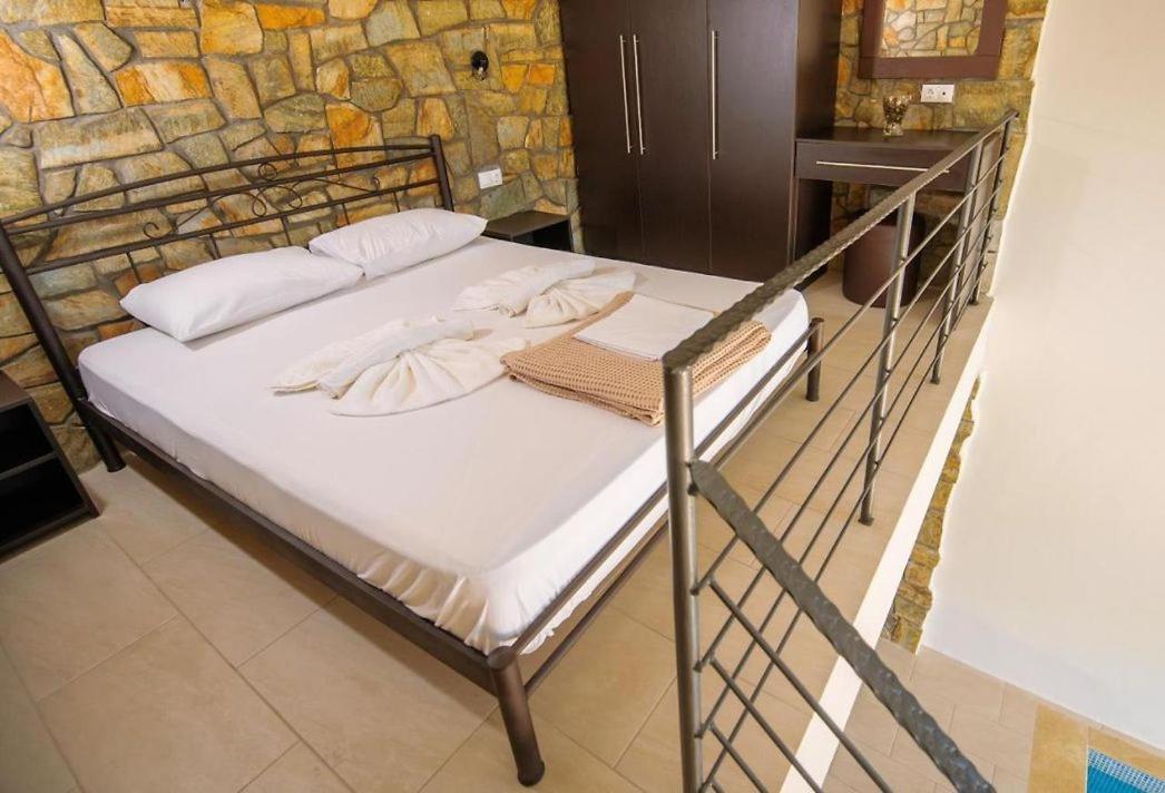 Stone Suites Pefkochori Exterior foto